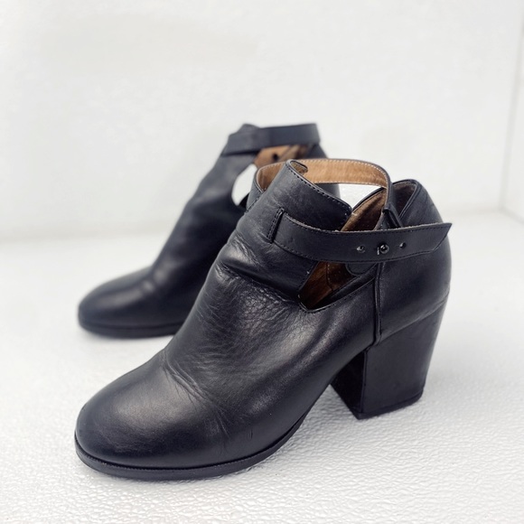 MATIKO Cut Out Buckle Black Leather Ankle Boot Womens 7 - Picture 1 of 11